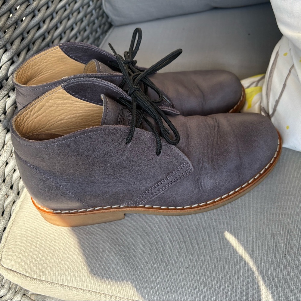 ROOTS Women’s Dewberry chukka boot leather inside and outside with gum soles